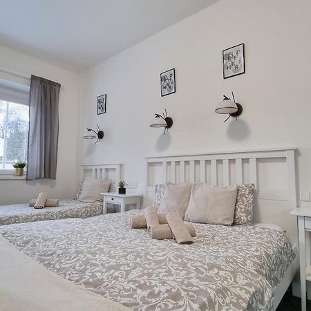 Finnem Rentals Jicinska Prague Ngoại thất bức ảnh